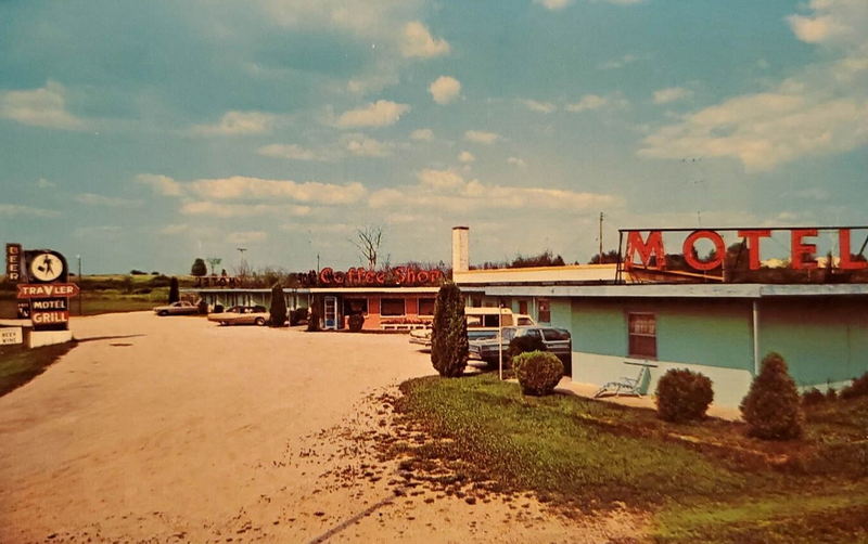 Travler Motel - Restaurant - Old Postcard